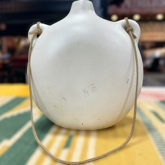 Southwest Native Artist Signed Inez Pottery Wall Hanging Canteen Vase - Picture 5 of 10